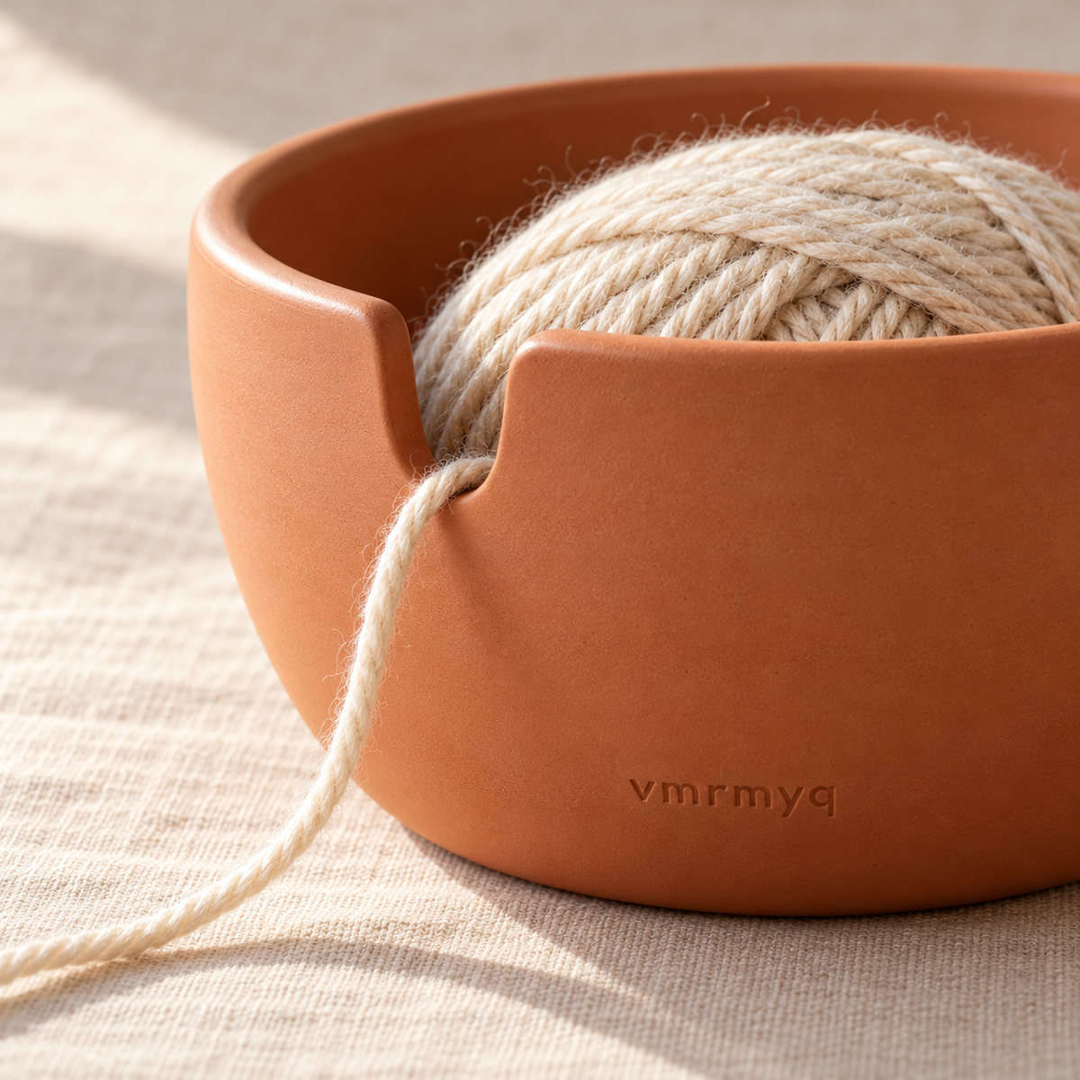 vmrmyq Hearth Notched Yarn Bowl — construction detail